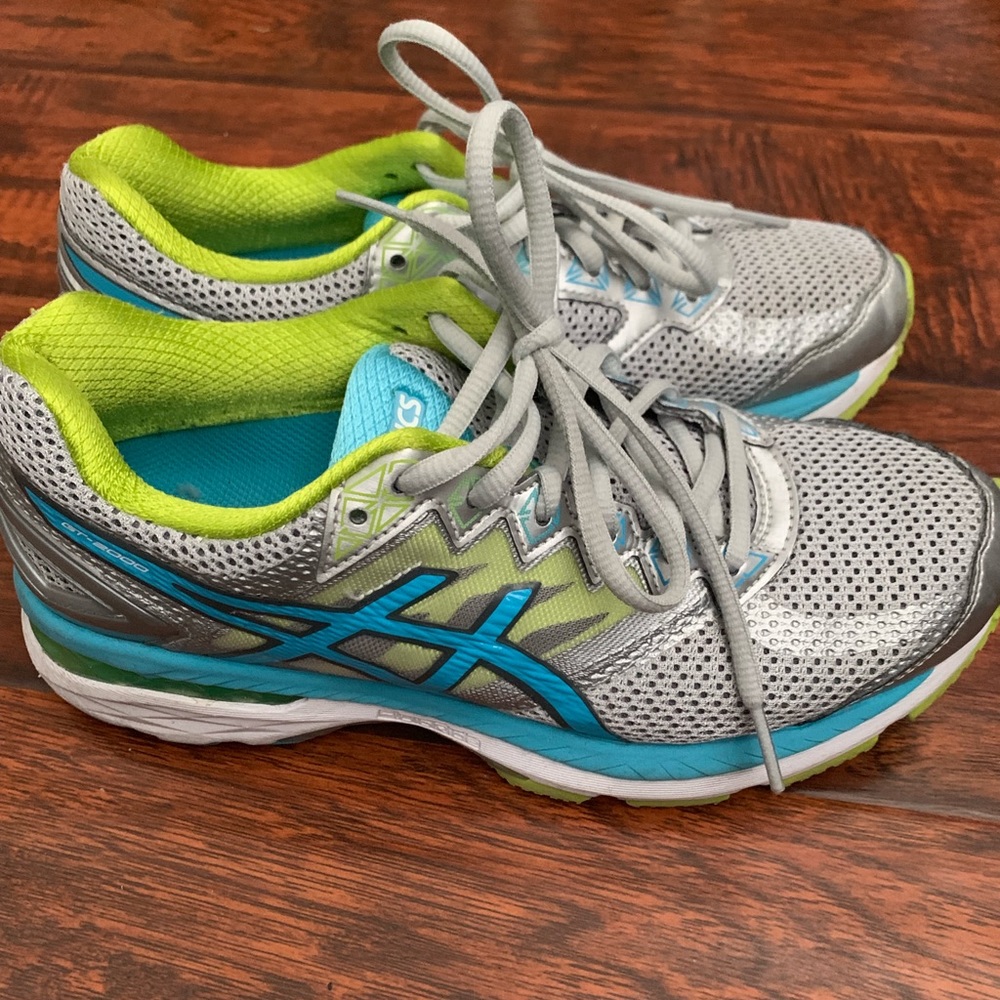 ASICS GT2000 womens 7.5 shoe